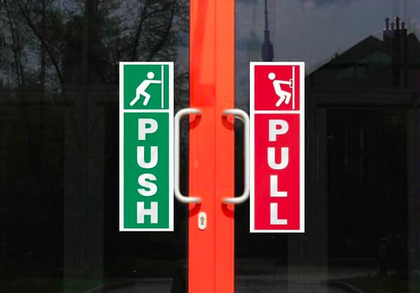 Usability of a push-pull door